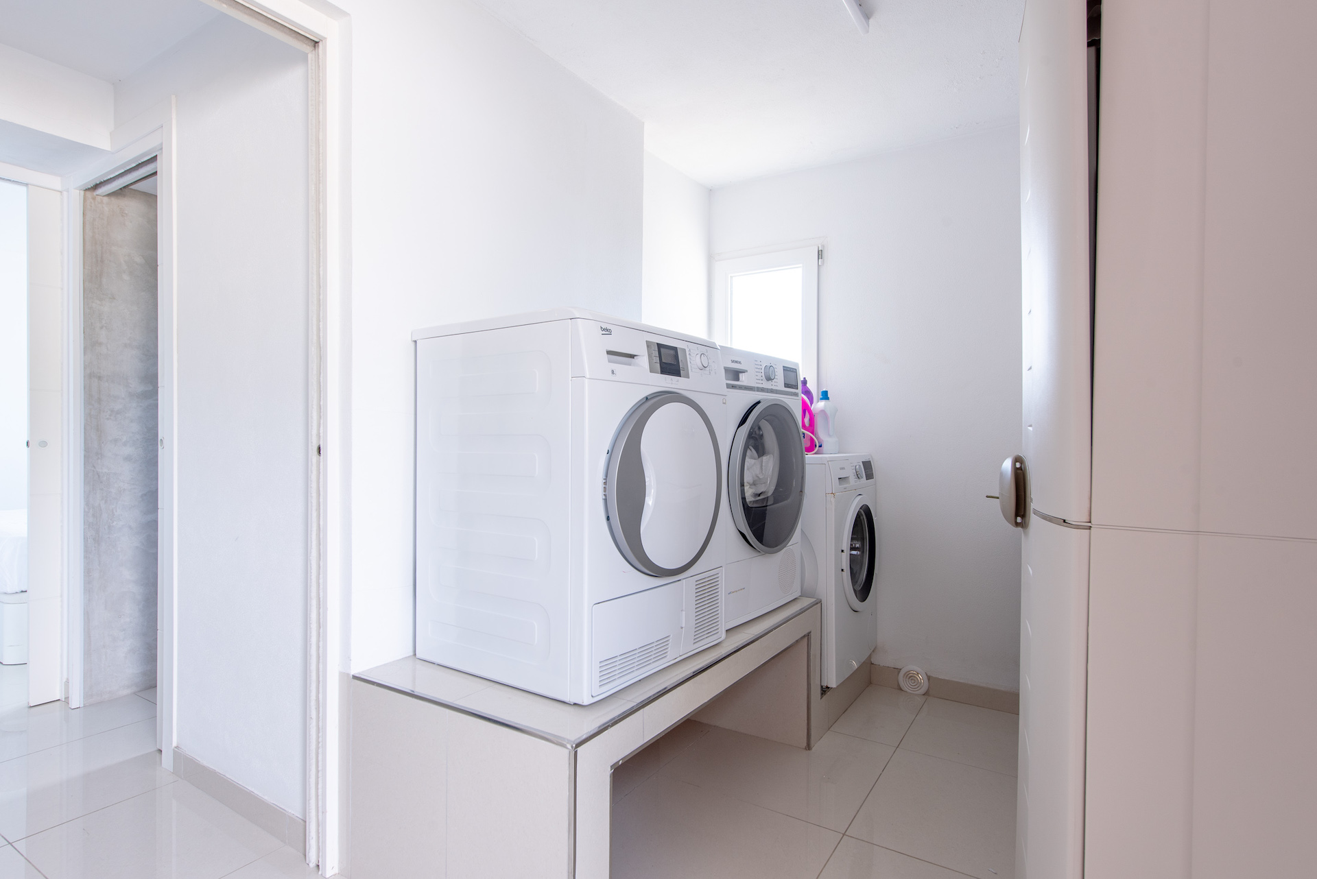 Resa estates Ibiza san Jose te koop villa main washing machine.jpg